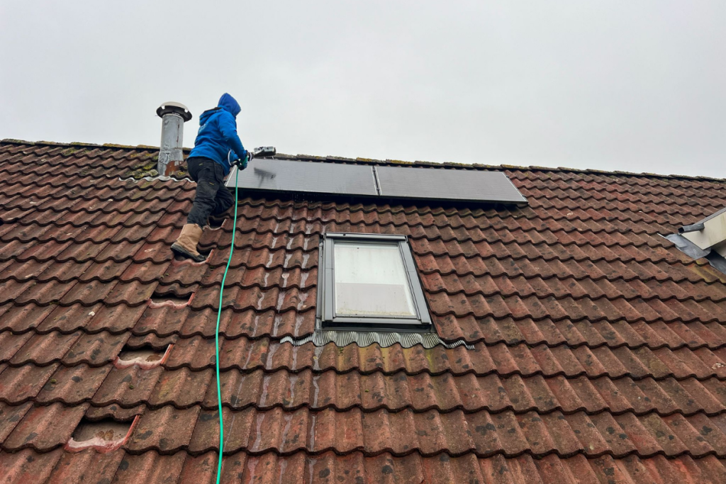 zonnepanelen reiniging almere